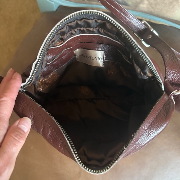 RARE FIND! JUAN ANTONIO Tooled Floral Luxury Leather Studded Crossbody - Picture 5 of 8